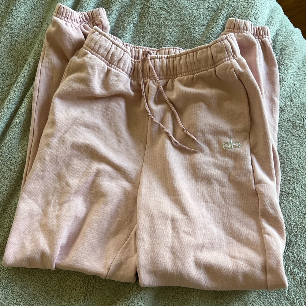 Alo Yoga Accolade Sweatpants Vintage Pink Small - Picture 2 of 10
